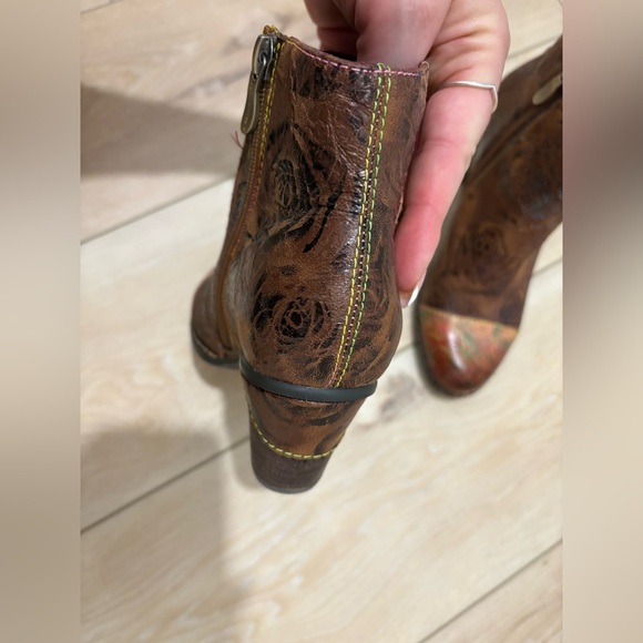 NEVER WORN- L’artiste Waterlilly booties - Size 5 woman’s - Picture 6 of 10